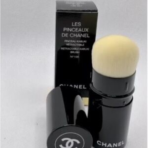 Les Pinceaux De Chanel Powder Brush #108
